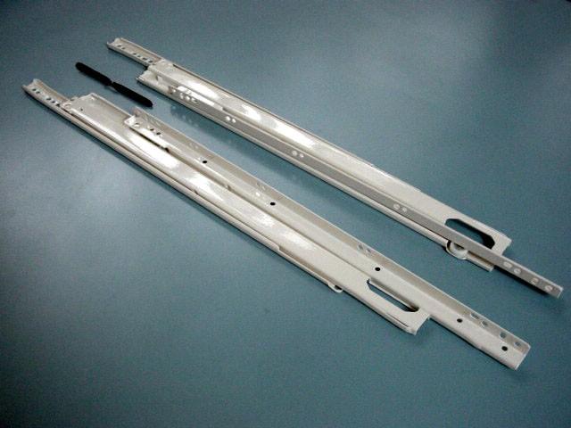 GÖRGŐS FIÓKCSÚSZÓ AL 5300 TELJESEN KIHÚZHATÓ 400 mm TEHERB:50 kg KRÉMFEHÉR 0