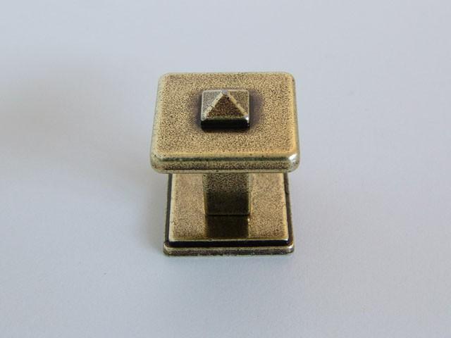 T_ BÚTORFOGANTYÚ 11.2813.68 GOMB ANTIKOLT BRONZ 0