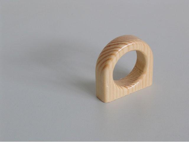 T_ BÚTORFOGANTYÚ R-1103-32 32 FENYŐ 0