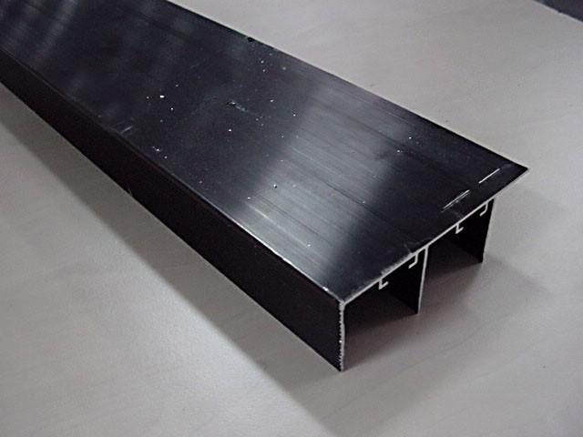 T_ TOLÓAJTÓ BÚTORLAPHOZ 1200 FELSŐ VEZETŐSÍN 3 fm FEKETE 0