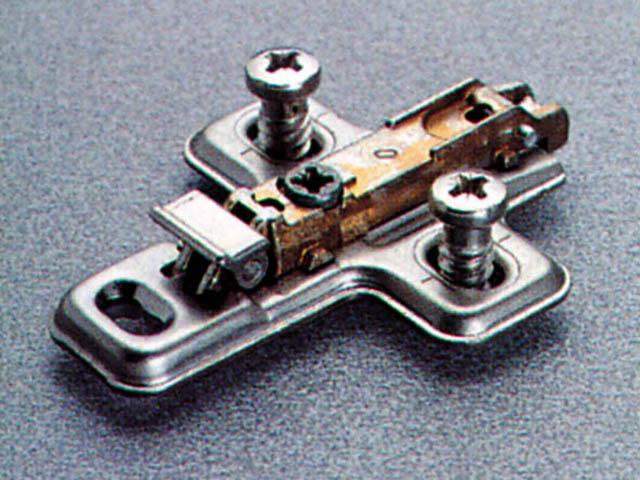 T_ PÁNTALÁTÉT SALICE BAVGL39 DOMI CSAVARRAL NORMÁL, 3 mm NIKKEL 0