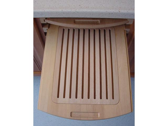 KENYÉRSZELETELÖ BÜKK 370×22×450mm 0