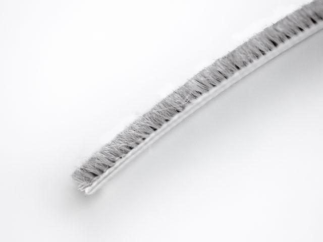 T_ TOLÓAJTÓ BÚTORLAPHOZ PORFOGÓ KEFE Behúzható 14,5x4mm FEKETE 0