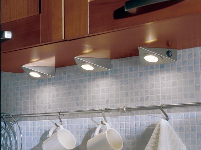 HALOGÉN VILÁGÍTÁS PIRAMIDE IG SZETT 3x20W, 130x118x40mm ACÉL 0