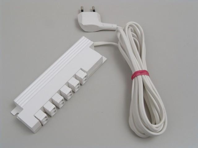 T_ VILÁGÍTÁSTECHNIKAI KIEGÉSZÍTŐ HV ELOSZTÓ VILLÁSDUGÓVAL . FEHÉR 0