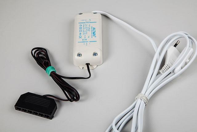 VILÁGÍTÁSTECHNIKAI KIEGÉSZÍTŐ LED TRANSZFORMÁTOR ++ 6W + AMP + KÁBELSARU FEHÉR 0